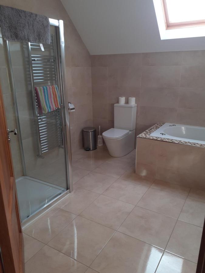 Single Or Twin Room In Lovely Country Residence Nobber Ngoại thất bức ảnh